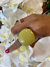 Load image into Gallery viewer, Vintage Round Ring | Elegant and Timeless Jewelry
