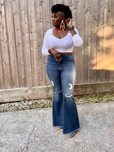 Load image into Gallery viewer, Flaring Jeans Ann | Trendy and Comfortable Denim

