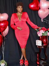 Load image into Gallery viewer, Vibrant Vass Ruched Dress | Chic &amp; Figure-Flattering Style
